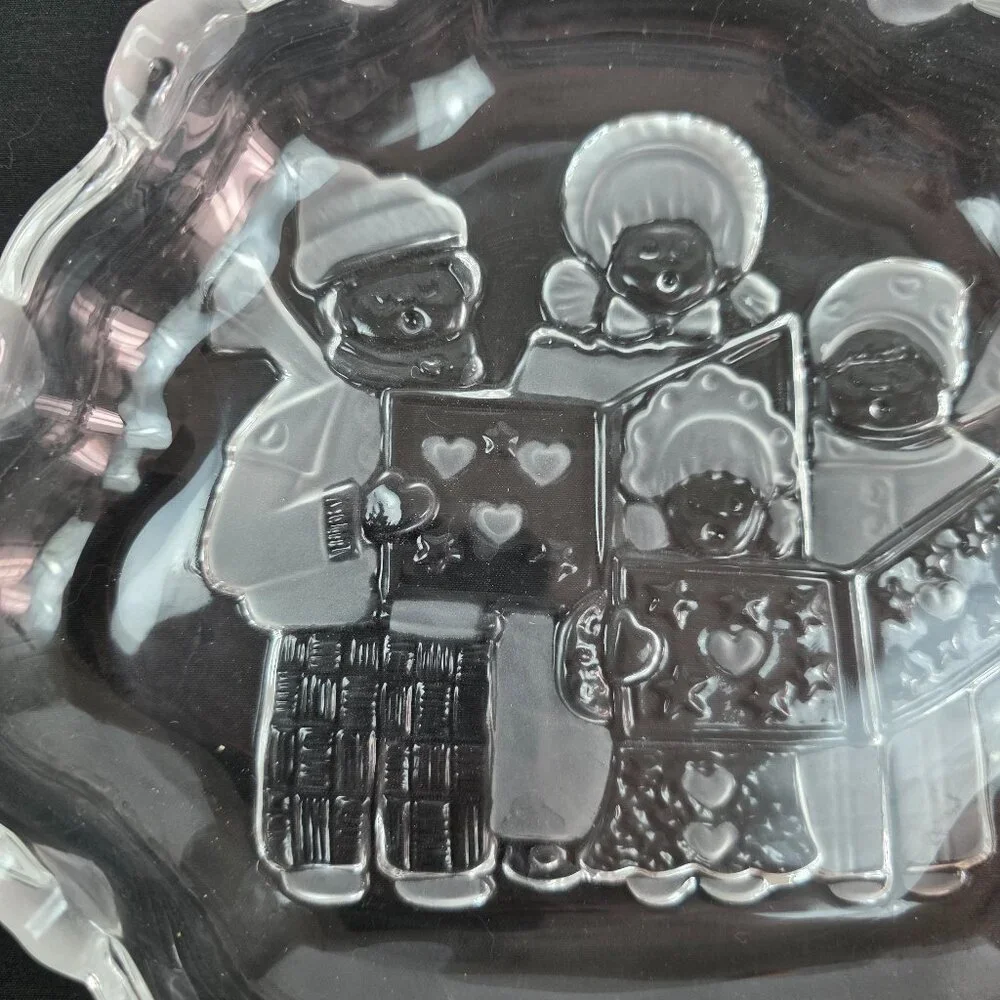 Mikasa Celebrations Carolers Collection Candy Sweets Dish 8 1/2 Inches